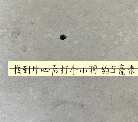 青岛瓷砖空鼓维修公司专业解答在瓷砖铺贴过程中，如果砂料搅拌不均匀，将会带来以下问题